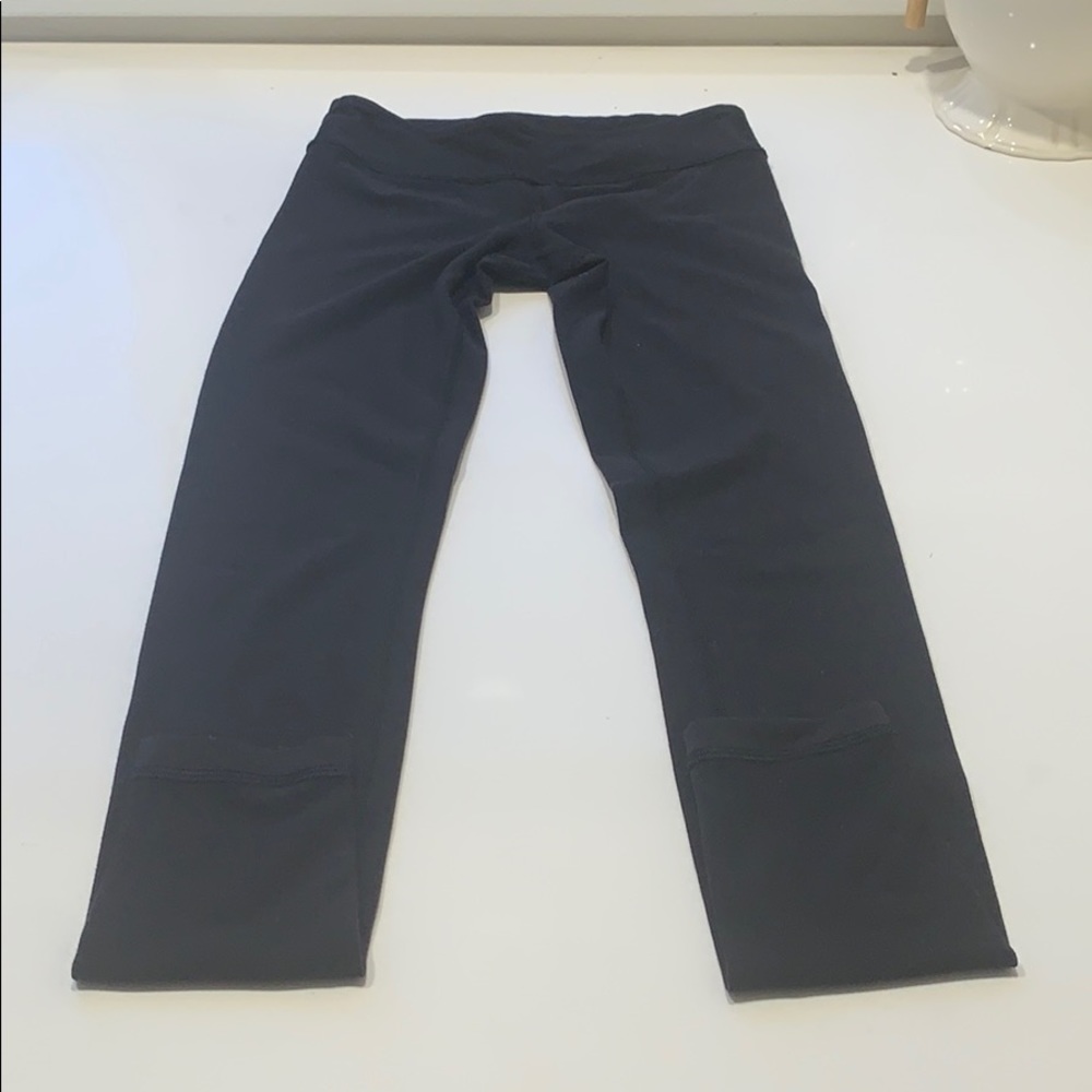 Plain black leggings